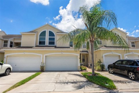 Townhouse in Largo, Florida 3 bedrooms, 157.19 sq.m. № 1803371 - photo 1