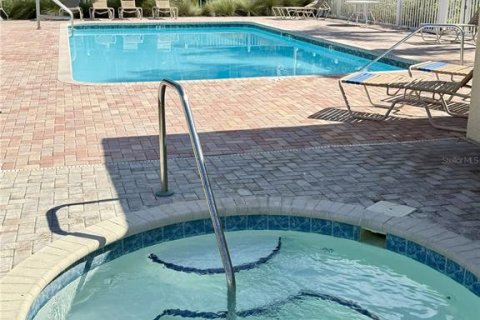Townhouse in Largo, Florida 3 bedrooms, 157.19 sq.m. № 1803371 - photo 23