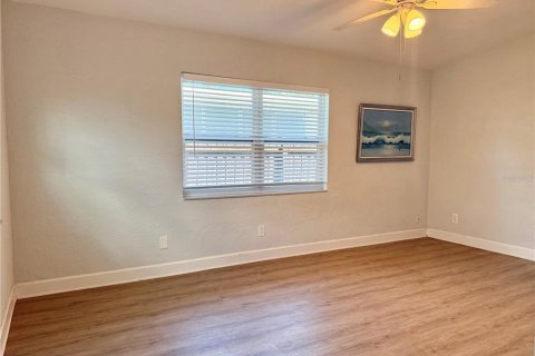 House in Gulfport, Florida 3 bedrooms, 95.69 sq.m. № 2376598 - photo 11