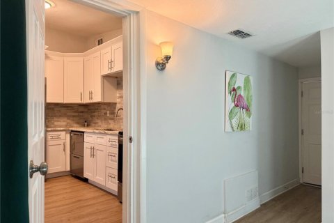 House in Gulfport, Florida 3 bedrooms, 95.69 sq.m. № 2376598 - photo 8