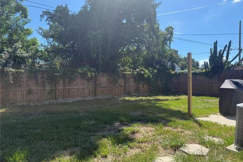 House in Gulfport, Florida 3 bedrooms, 95.69 sq.m. № 2376598 - photo 21