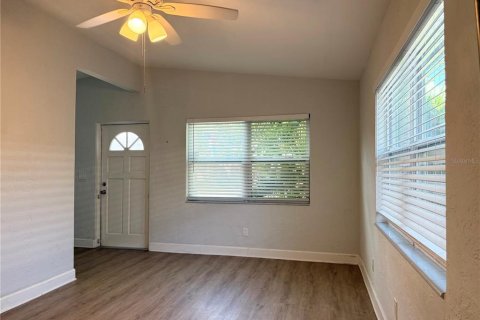 House in Gulfport, Florida 3 bedrooms, 95.69 sq.m. № 2376598 - photo 10