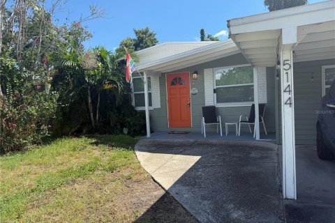 House in Gulfport, Florida 3 bedrooms, 95.69 sq.m. № 2376598 - photo 2