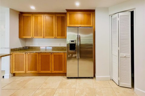 Купить кондоминиум в Корал-Гейблс, Флорида 2 спальни, 115.66м2, № 2026313 - фото 24