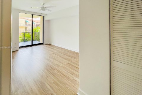 Купить кондоминиум в Корал-Гейблс, Флорида 2 спальни, 115.66м2, № 2026313 - фото 8