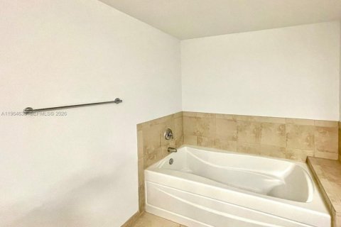 Купить кондоминиум в Корал-Гейблс, Флорида 2 спальни, 115.66м2, № 2026313 - фото 12