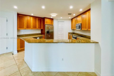 Купить кондоминиум в Корал-Гейблс, Флорида 2 спальни, 115.66м2, № 2026313 - фото 18