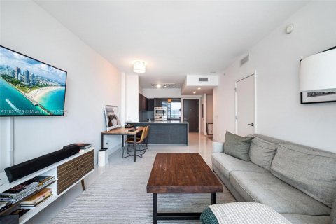 Condo in Miami, Florida, 1 bedroom  № 1888920 - photo 9