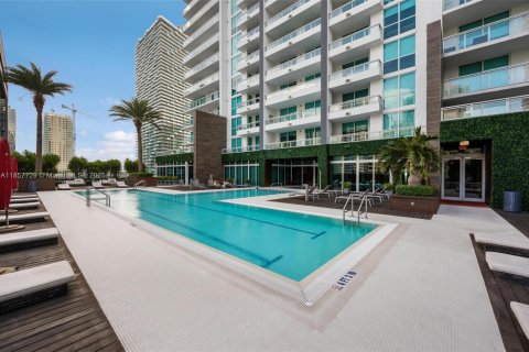 Condo in Miami, Florida, 1 bedroom  № 1888920 - photo 25