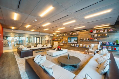 Condo in Miami, Florida, 1 bedroom  № 1888920 - photo 24