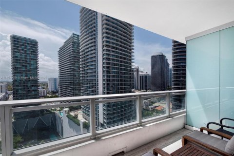Condo in Miami, Florida, 1 bedroom  № 1888920 - photo 12