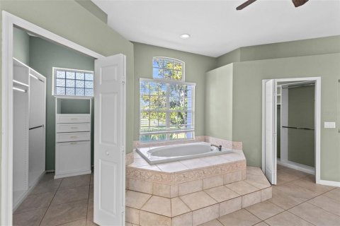 Villa ou maison à vendre à Orlando, Floride: 4 chambres, 339.19 m2 № 2434712 - photo 22