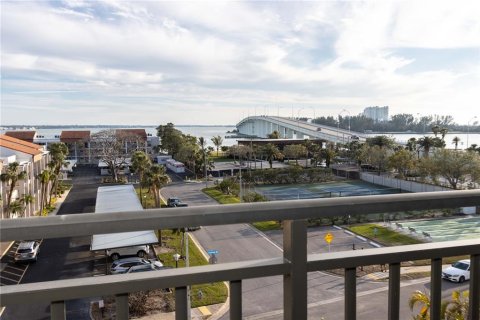 Condo in Clearwater, Florida, 2 bedrooms  № 2110305 - photo 26