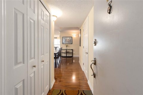 Condo in Clearwater, Florida, 2 bedrooms  № 2110305 - photo 15