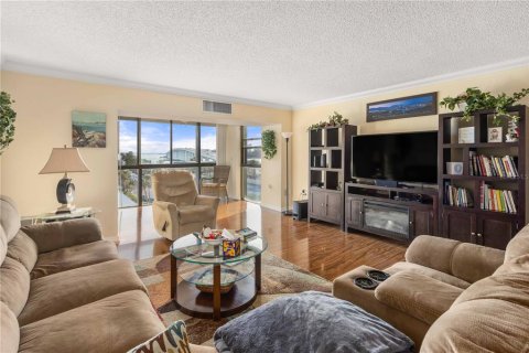Condo in Clearwater, Florida, 2 bedrooms  № 2110305 - photo 17