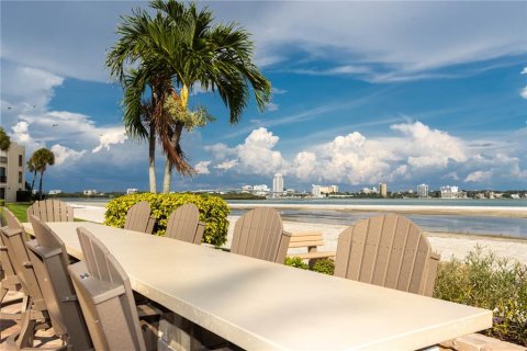 Condo in Clearwater, Florida, 2 bedrooms  № 2110305 - photo 11