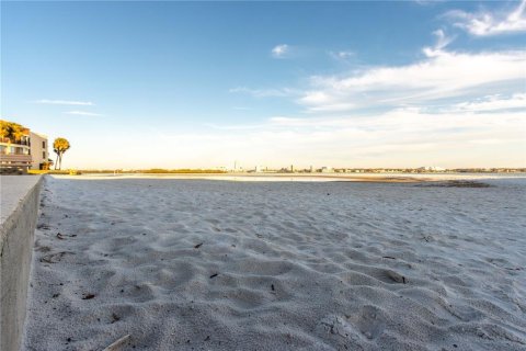 Condo in Clearwater, Florida, 2 bedrooms  № 2110305 - photo 30