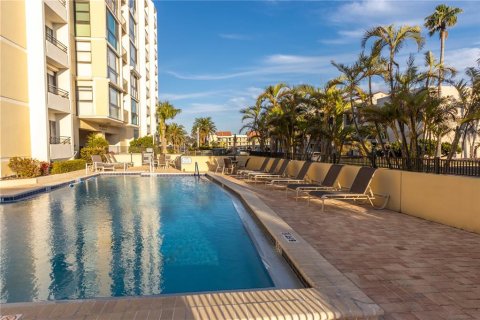 Condo in Clearwater, Florida, 2 bedrooms  № 2110305 - photo 8