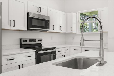 House in Dunnellon, Florida 3 bedrooms, 154.5 sq.m. № 2198569 - photo 18
