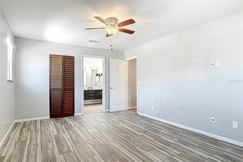House in Port Orange, Florida 3 bedrooms, 166.48 sq.m. № 1642928 - photo 21