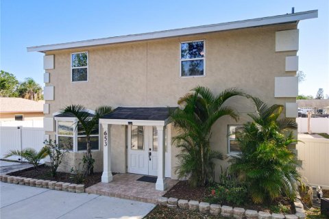 House in Port Orange, Florida 3 bedrooms, 166.48 sq.m. № 1642928 - photo 1