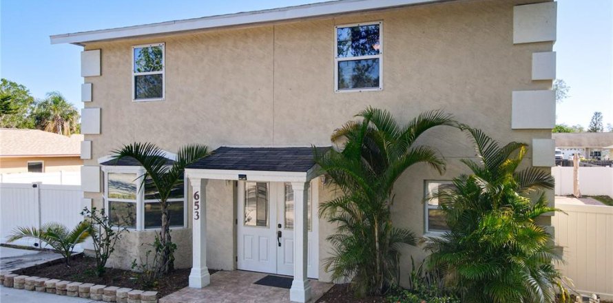 House in Port Orange, Florida 3 bedrooms, 166.48 sq.m. № 1642928