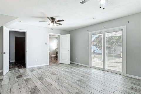 House in Port Orange, Florida 3 bedrooms, 166.48 sq.m. № 1642928 - photo 13