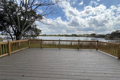 House in Orlando, Florida 3 bedrooms, 200.95 sq.m. № 1279791 - photo 2