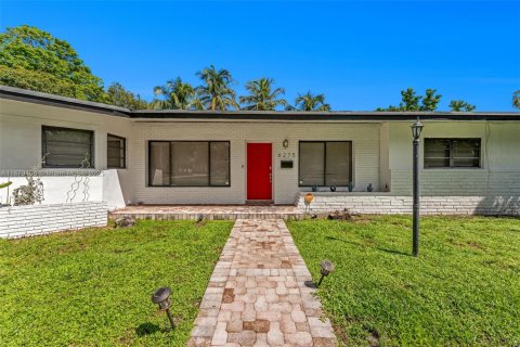 Villa ou maison à Pinecrest, Floride 4 chambres, 236.62 m2 № 2014801