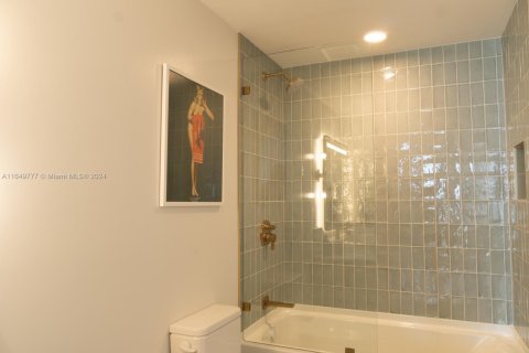 Condominio en venta en Miami, Florida, 1 dormitorio, 59.55 m2 № 1331838 - foto 18