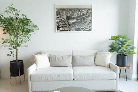 Condominio en venta en Miami, Florida, 1 dormitorio, 59.55 m2 № 1331838 - foto 10