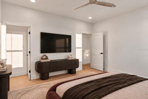 House in Saint Petersburg, Florida 3 bedrooms, 232.53 sq.m. № 2389467 - photo 15