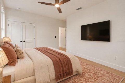 House in Saint Petersburg, Florida 3 bedrooms, 232.53 sq.m. № 2389467 - photo 22