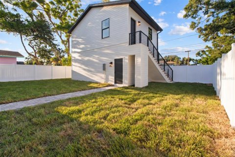 House in Saint Petersburg, Florida 3 bedrooms, 232.53 sq.m. № 2389467 - photo 25