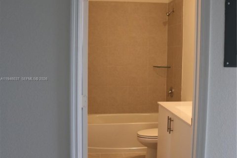 Touwnhouse à vendre à Cutler Bay, Floride: 3 chambres, 123.37 m2 № 2088969 - photo 22