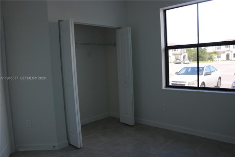 Touwnhouse à vendre à Cutler Bay, Floride: 3 chambres, 123.37 m2 № 2088969 - photo 8