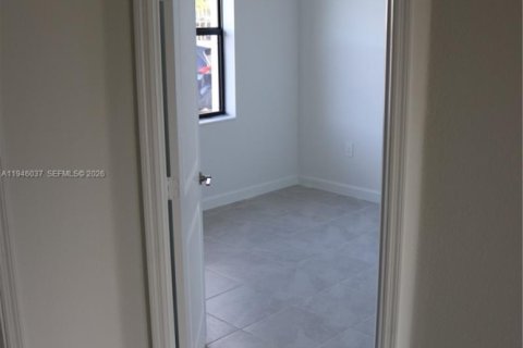 Touwnhouse à vendre à Cutler Bay, Floride: 3 chambres, 123.37 m2 № 2088969 - photo 7