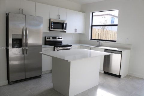 Touwnhouse à vendre à Cutler Bay, Floride: 3 chambres, 123.37 m2 № 2088969 - photo 2