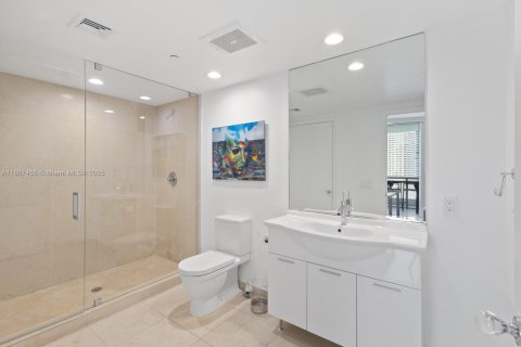 Condo in Miami, Florida, 2 bedrooms  № 1942732 - photo 12