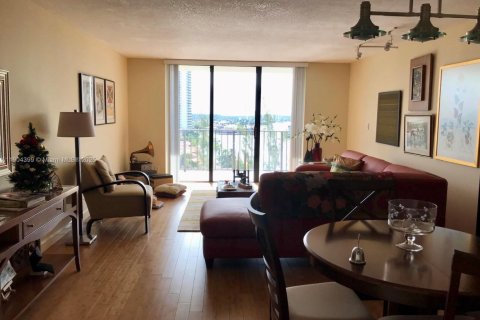 Condominio en alquiler en Aventura, Florida, 1 dormitorio, 85.28 m2 № 1957153 - foto 1