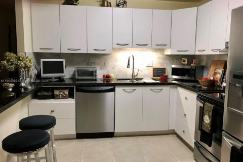 Condominio en alquiler en Aventura, Florida, 1 dormitorio, 85.28 m2 № 1957153 - foto 7