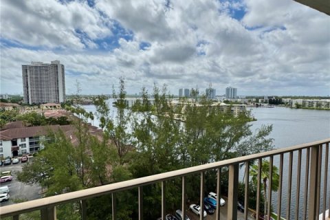 Condominio en alquiler en Aventura, Florida, 1 dormitorio, 85.28 m2 № 1957153 - foto 11