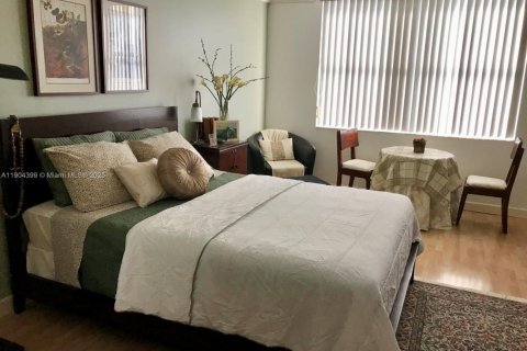 Condominio en alquiler en Aventura, Florida, 1 dormitorio, 85.28 m2 № 1957153 - foto 4
