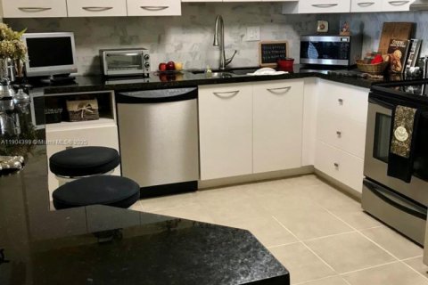 Condominio en alquiler en Aventura, Florida, 1 dormitorio, 85.28 m2 № 1957153 - foto 6