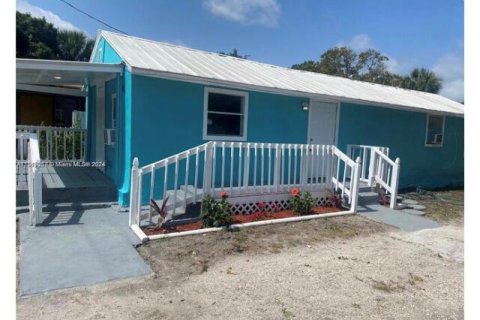 House in St. Lucie, Florida 2 bedrooms, 71.35 sq.m. № 2366214