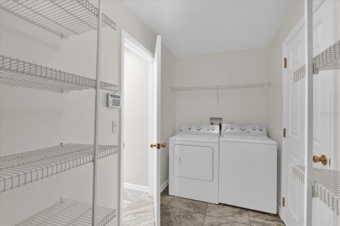 Adosado en venta en Orlando, Florida, 3 dormitorios, 157.19 m2 № 1827761 - foto 9