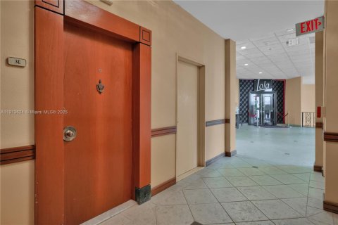 Снять в аренду кондоминиум в Майами-Бич, Флорида 1 спальня, 84.17м2, № 1968455 - фото 23