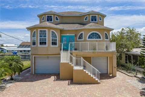 Villa ou maison à vendre à Hernando Beach, Floride: 4 chambres, 212 m2 № 2283497 - photo 3