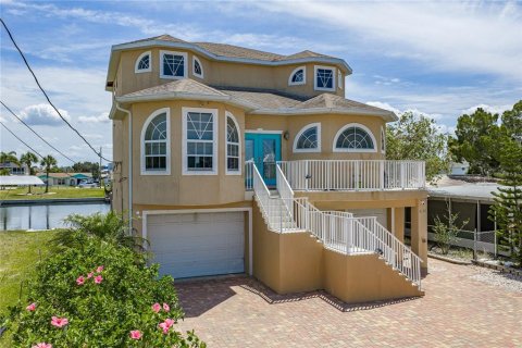 Villa ou maison à vendre à Hernando Beach, Floride: 4 chambres, 212 m2 № 2283497 - photo 4