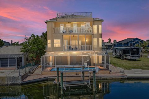 Villa ou maison à vendre à Hernando Beach, Floride: 4 chambres, 212 m2 № 2283497 - photo 2